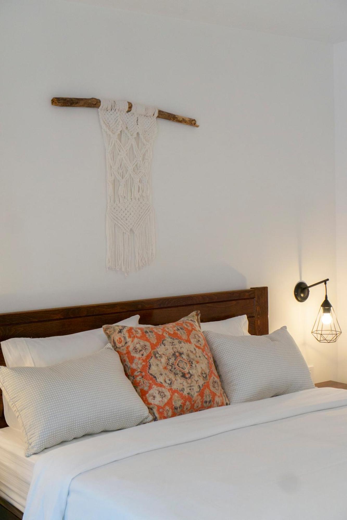 Deluxe Queen Room,1297907527:JPEG