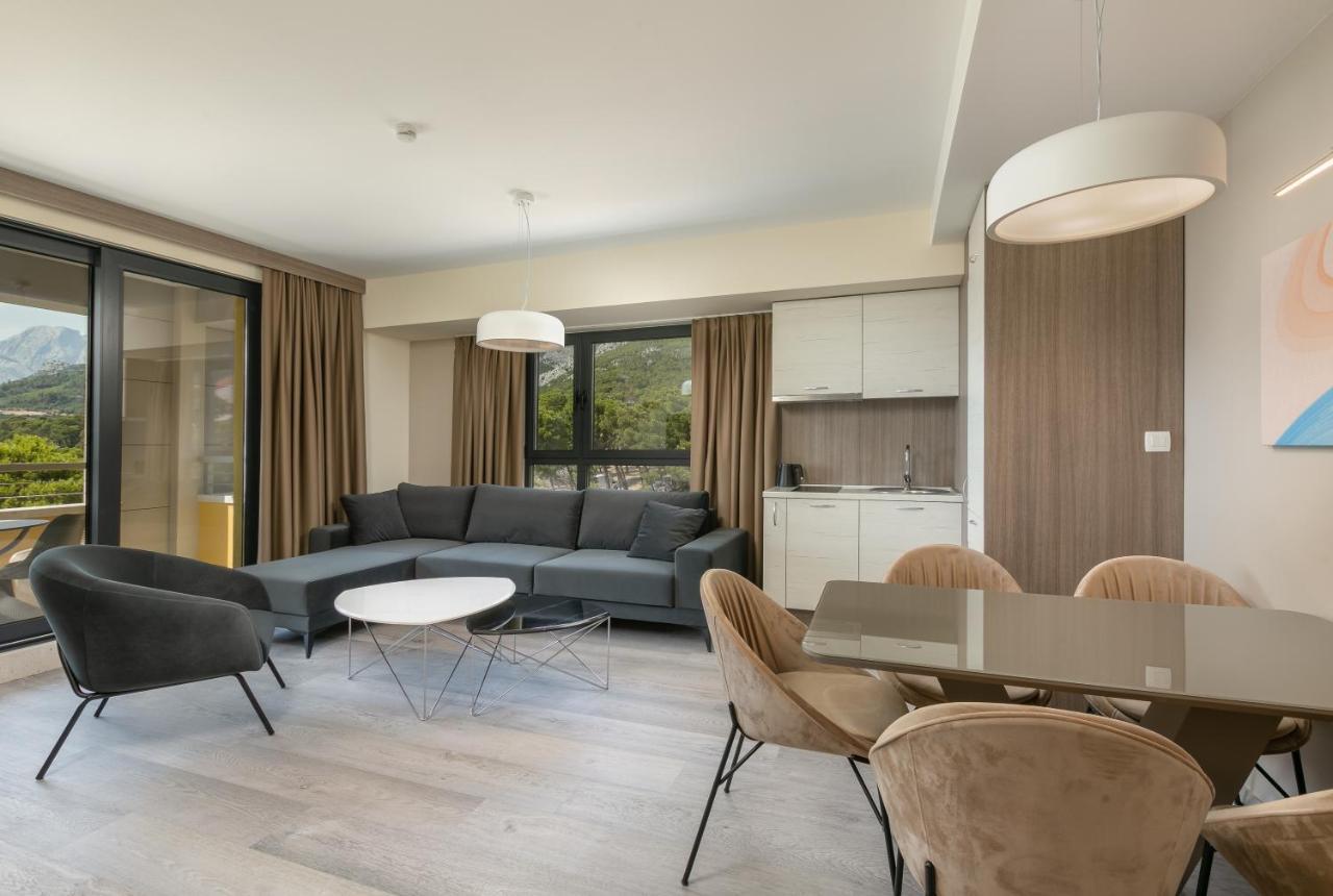 Deluxe Suite with Sea View