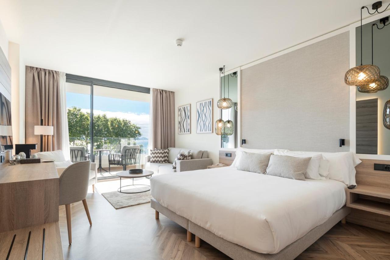 Chambre Double ou Lits Jumeaux - Vue Latérale sur Mer