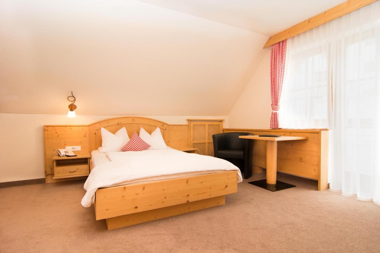 Doppelzimmer mit Balkon