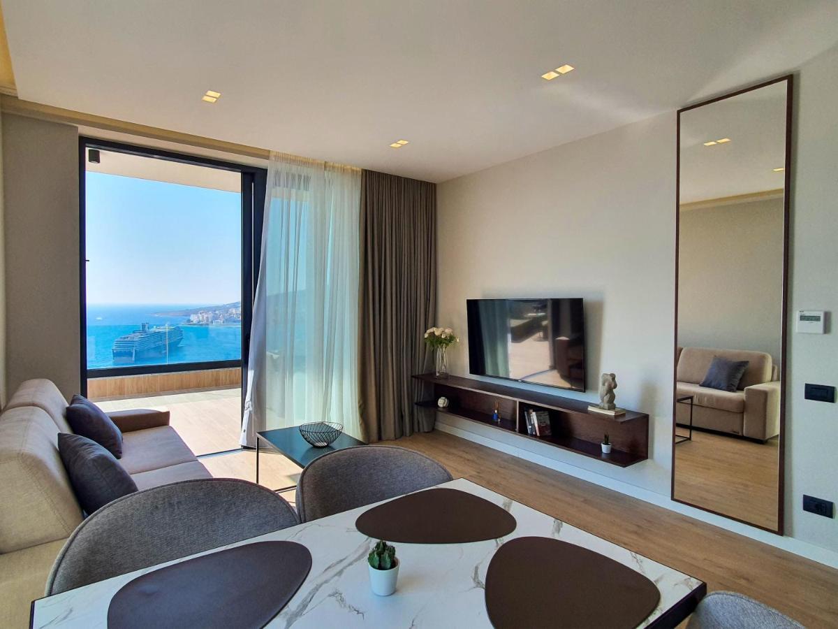 Suite met Kingsize Bed en Uitzicht op Zee