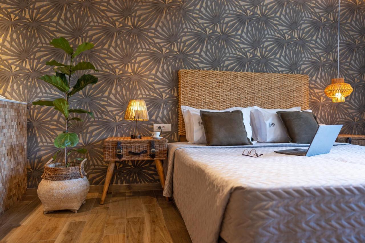 Superior Tweepersoonskamer met 1 of 2 Bedden en Uitzicht op het Zwembad