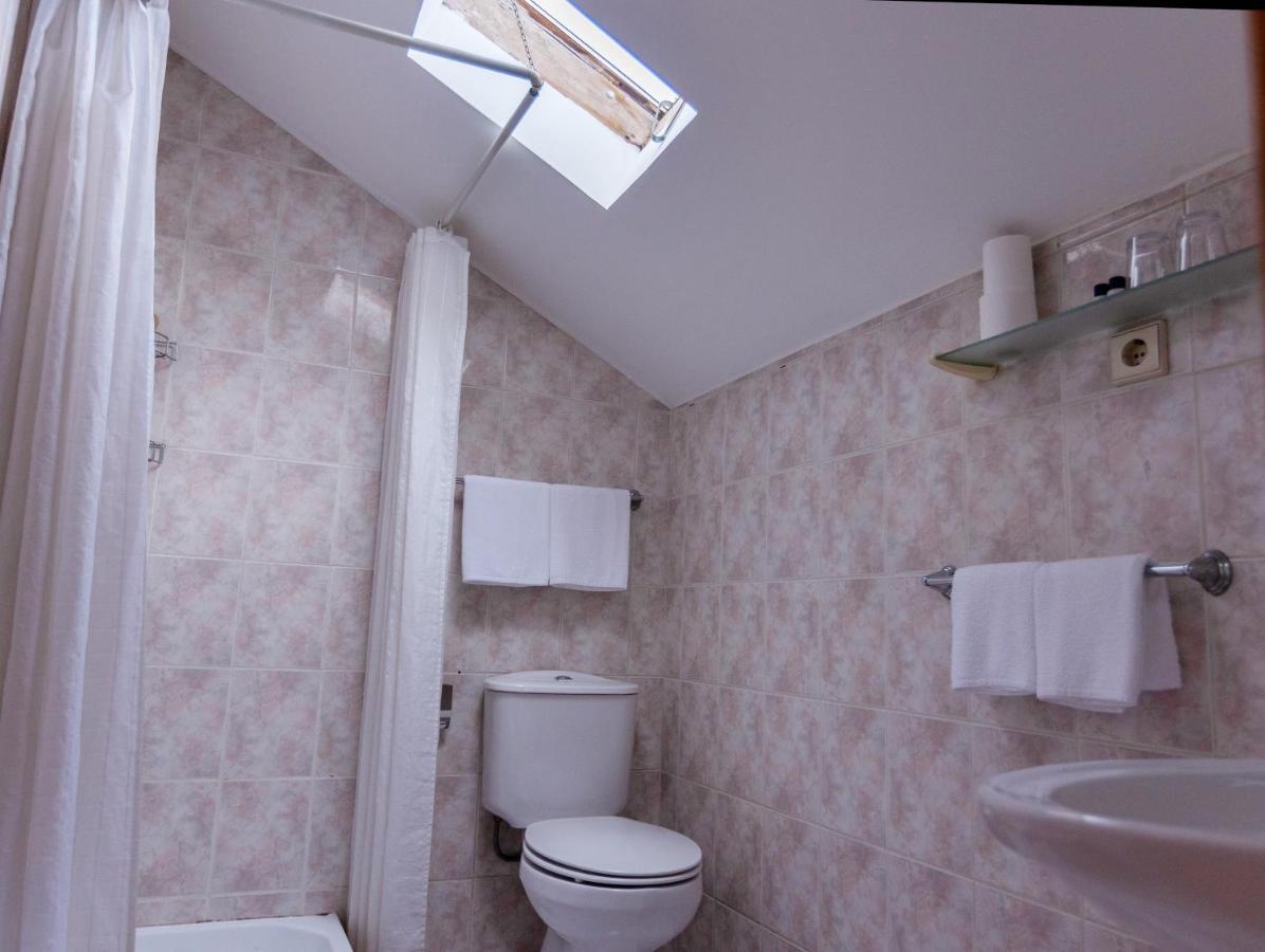 Budget Triple Room,1332811427:JPEG
