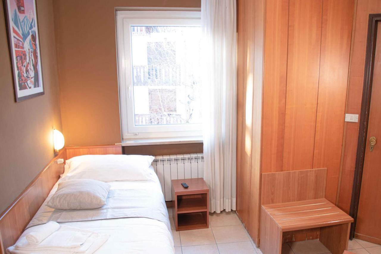 Single Room,1370293088:JPEG