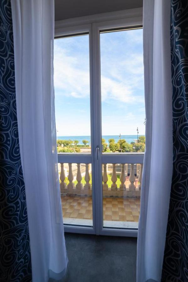 Triple Room with Sea View,1377855188:JPEG