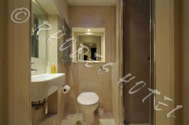 Small Triple Room - Lower Ground