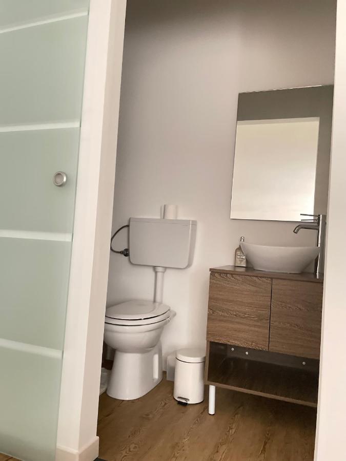 Standard Single Room Shower