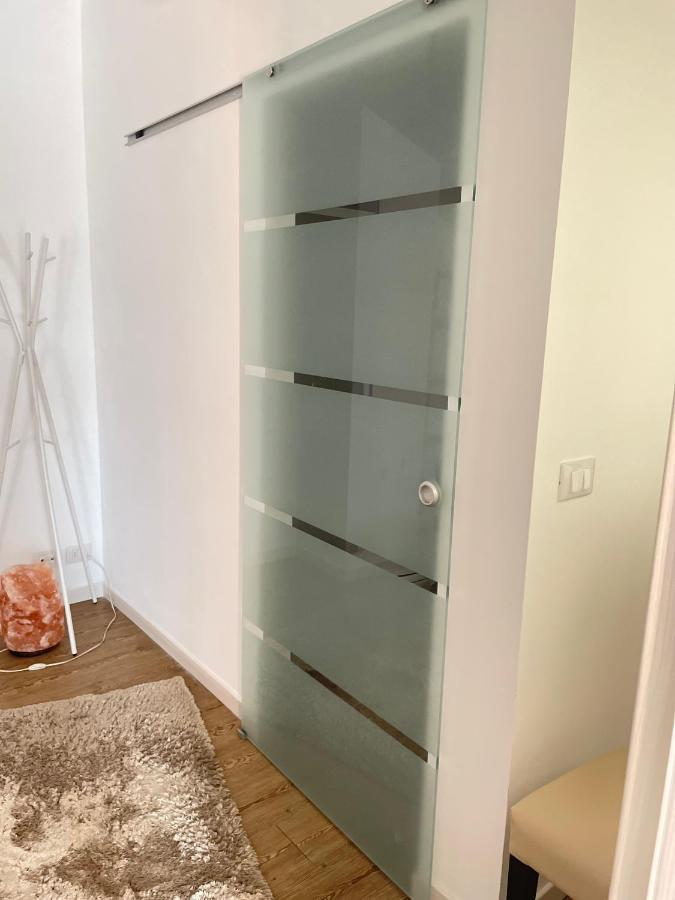 Standard Single Room Shower