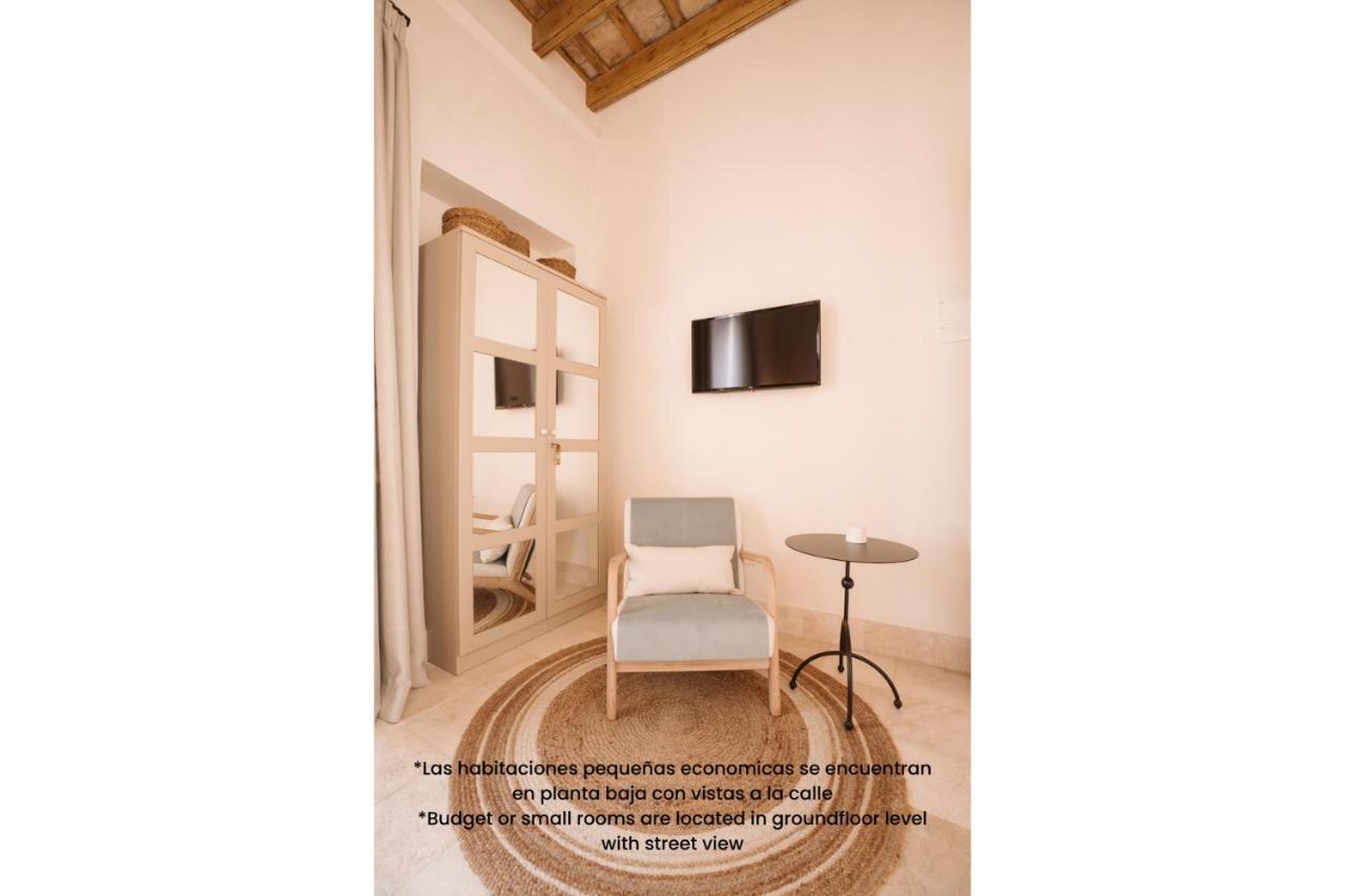Small Double Room - Lower level
