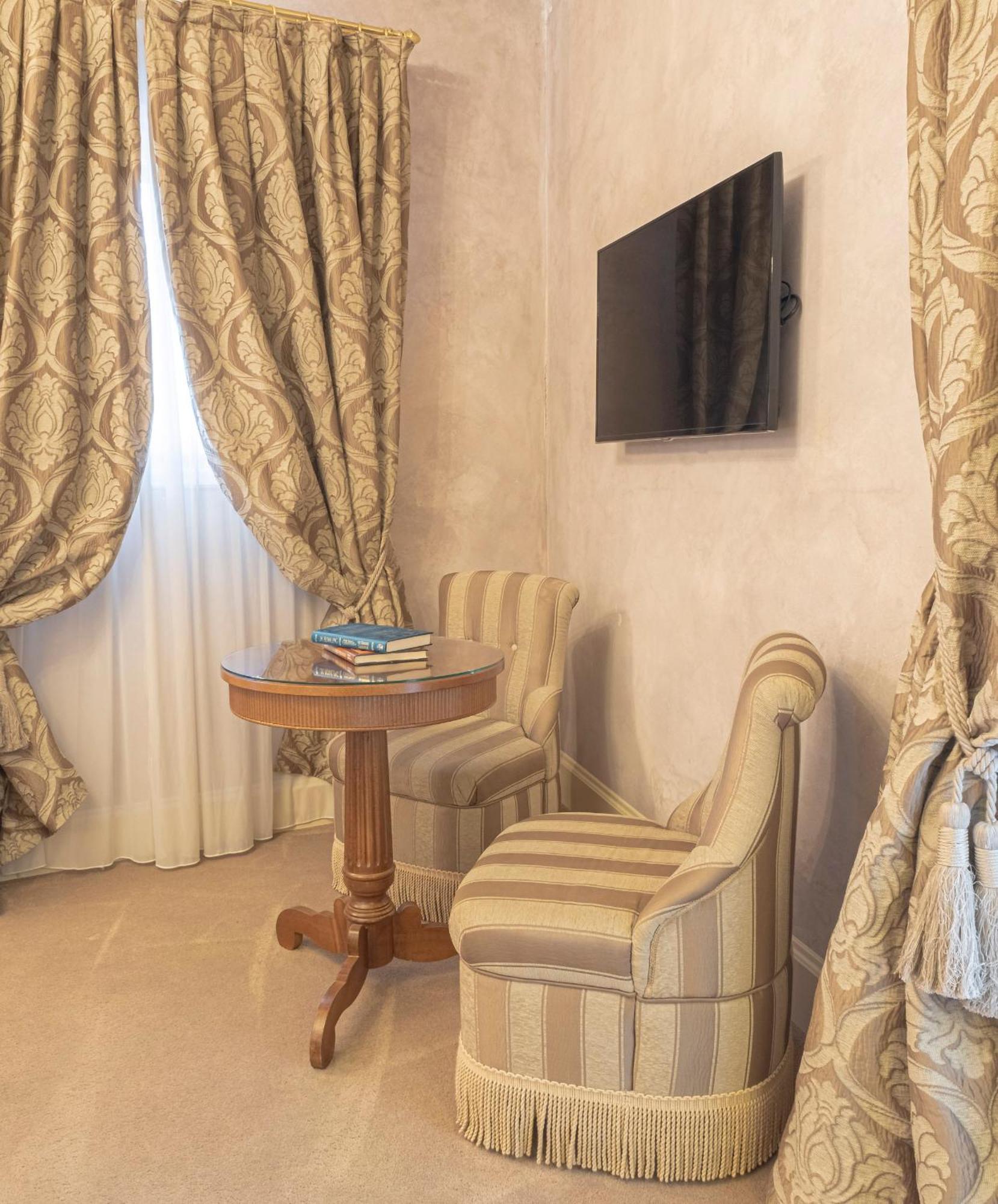 Classic Double Room