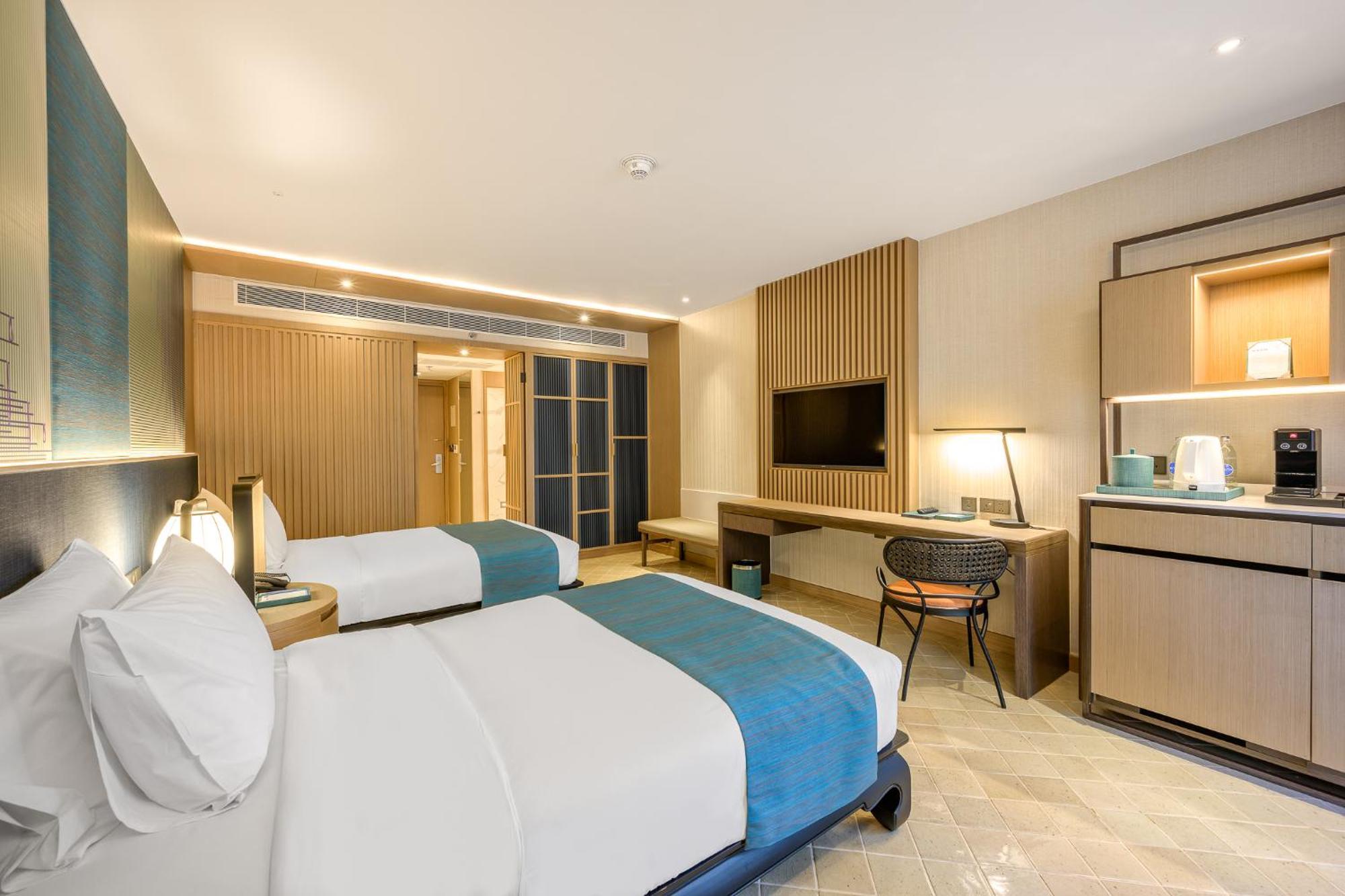 Premium Twin Room Balcony Pool View