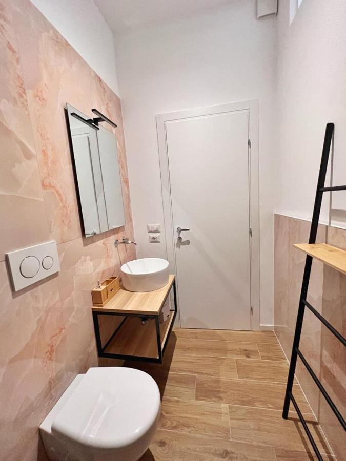 Deluxe Double Room with Balcony,1492733818:JPEG