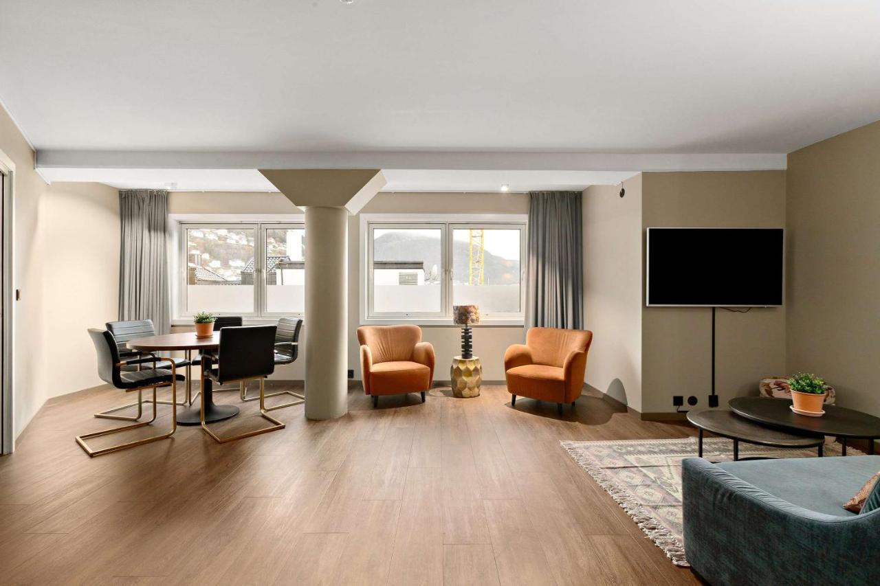 Two-Bedroom Apartment Non-Smoking,1498658182:JPEG
