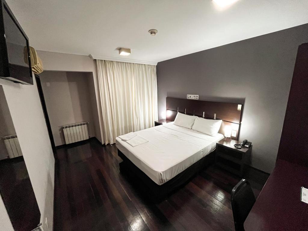 Quarto Deluxe com Cama Queen-size
