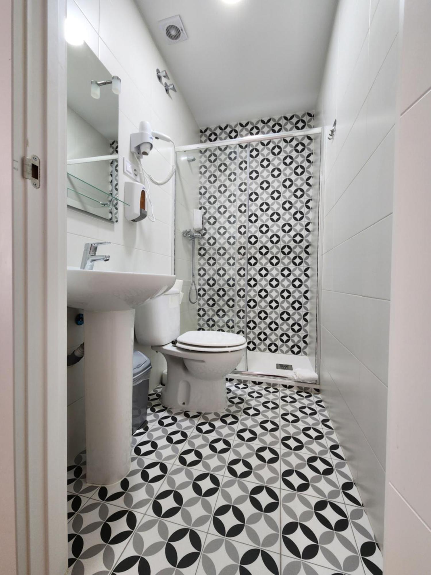 Single Room Private Bathroom