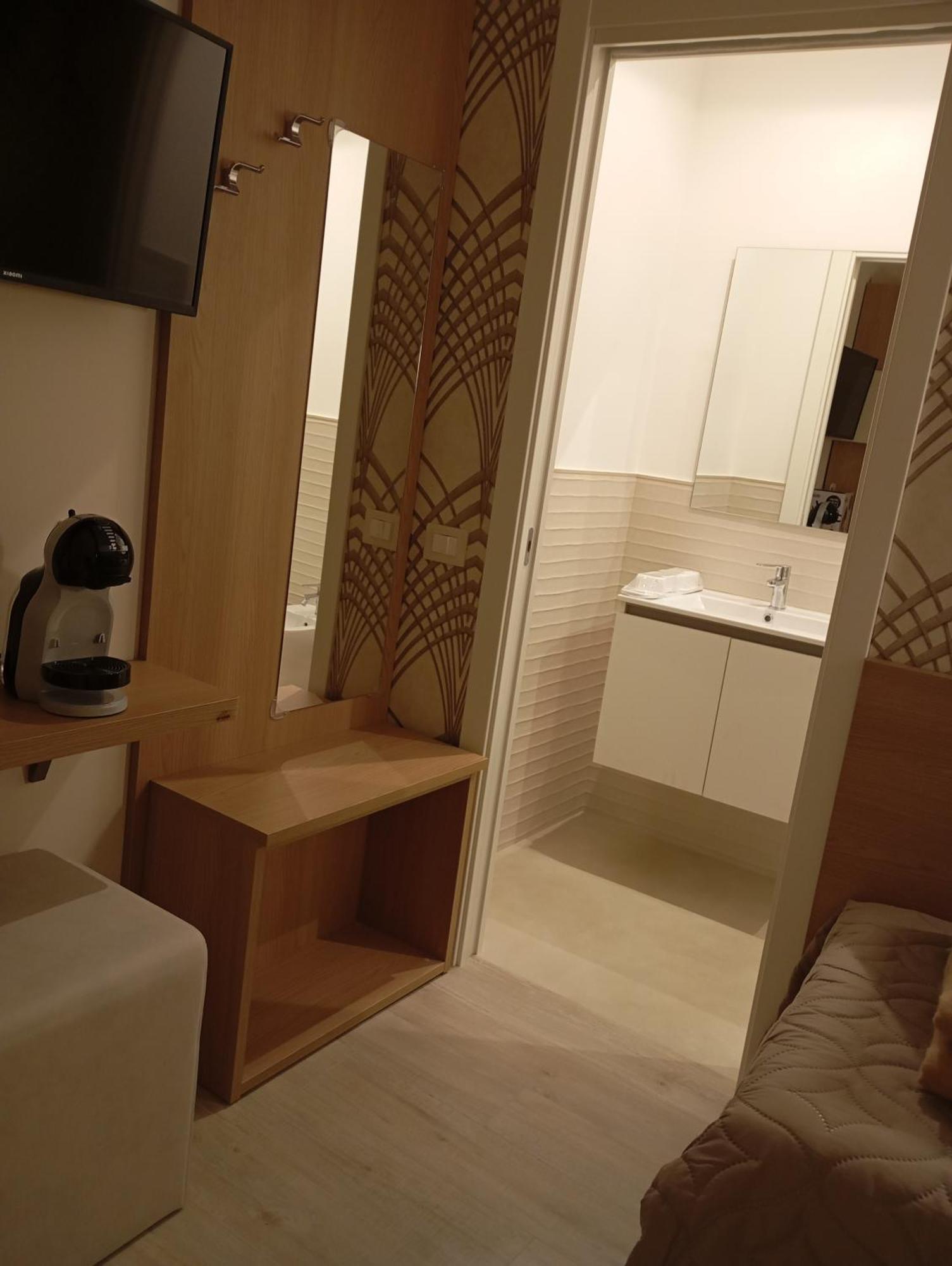 Camera Singola con Bagno Privato