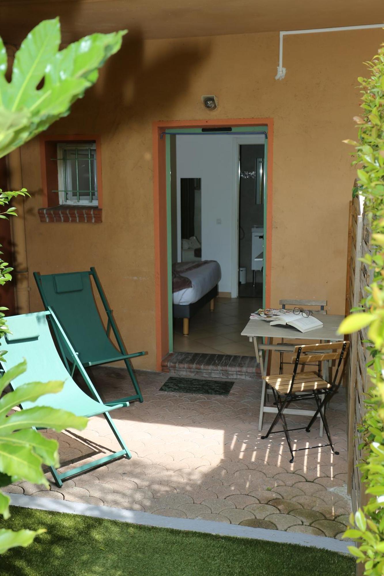 Standard Double or Twin Room Garden Side
