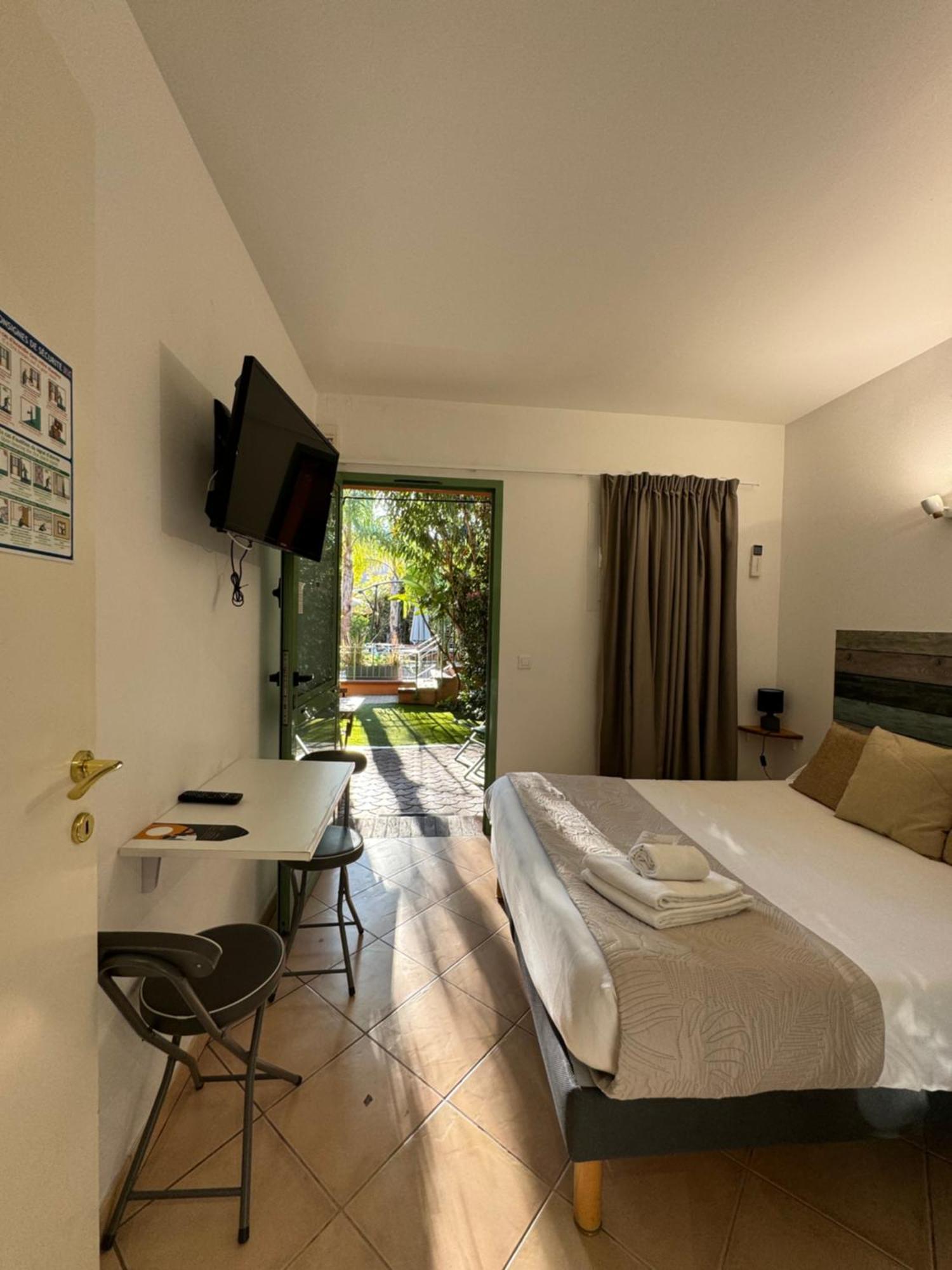 Standard Double or Twin Room Garden Side