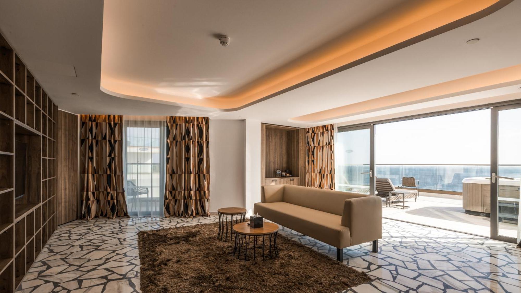 Executive Suite met Hot Tub en Uitzicht op Zee