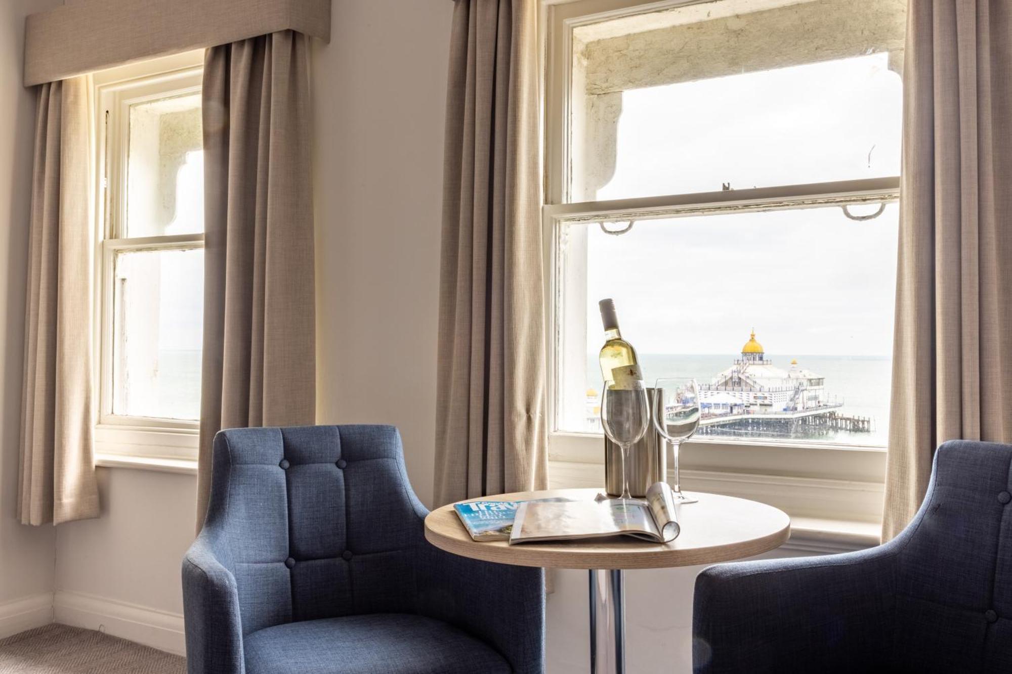 Superior Tweepersoonskamer met 2 Aparte Bedden en Uitzicht op Zee