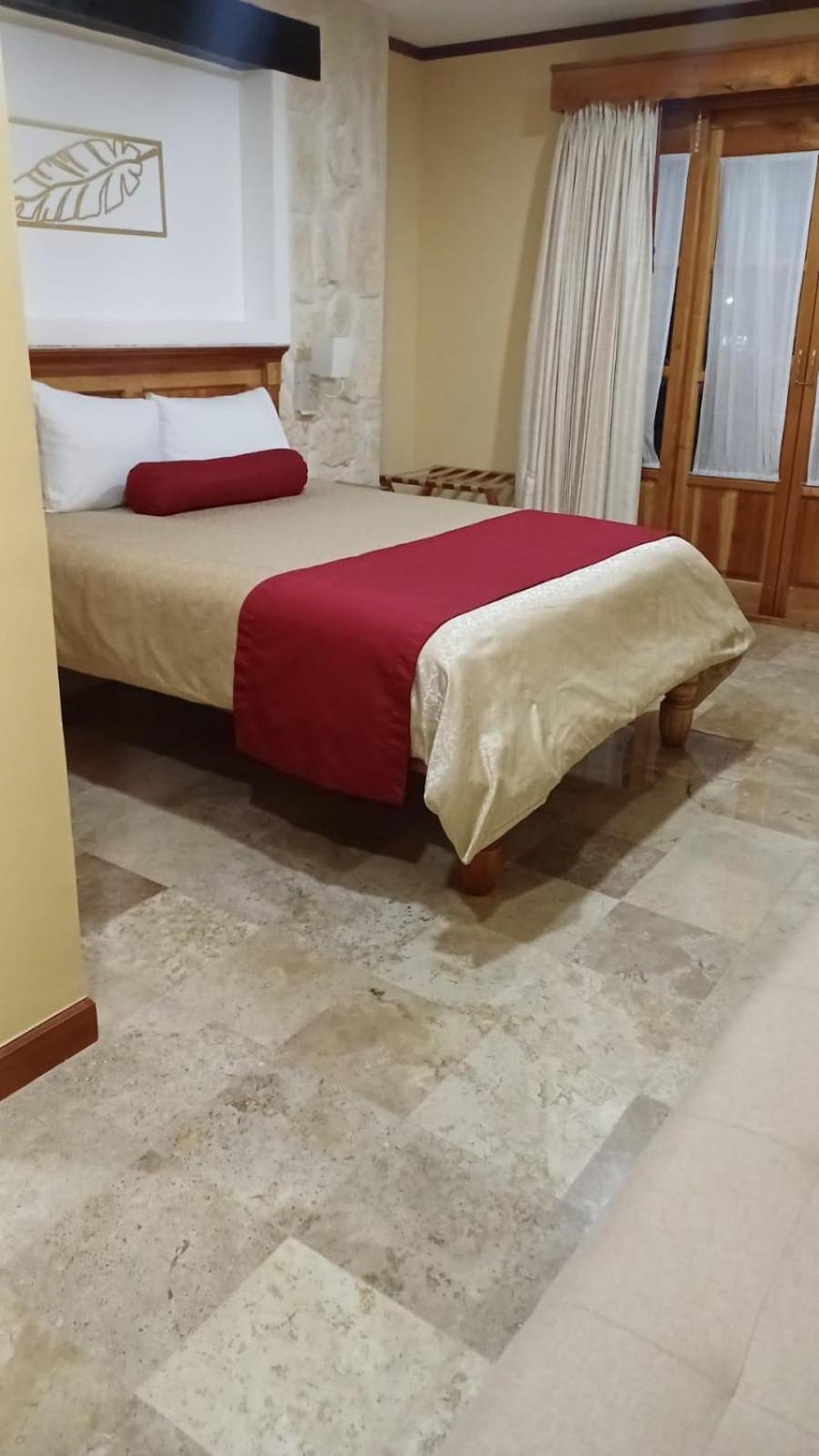 Deluxe Queen Suite