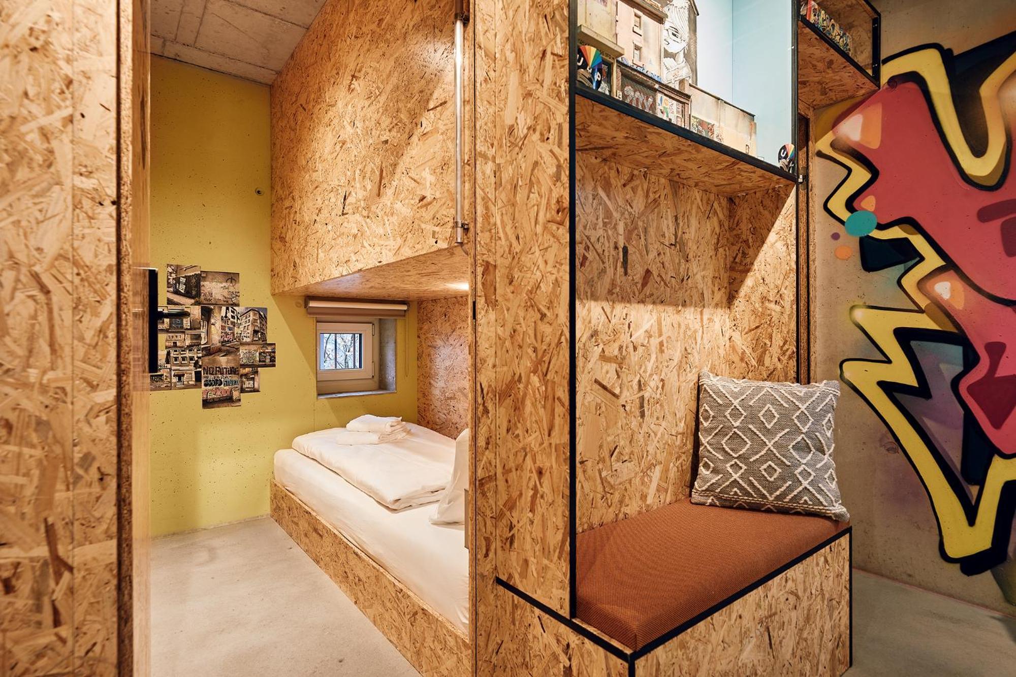Bunk Bed Mixed Dormitory Room