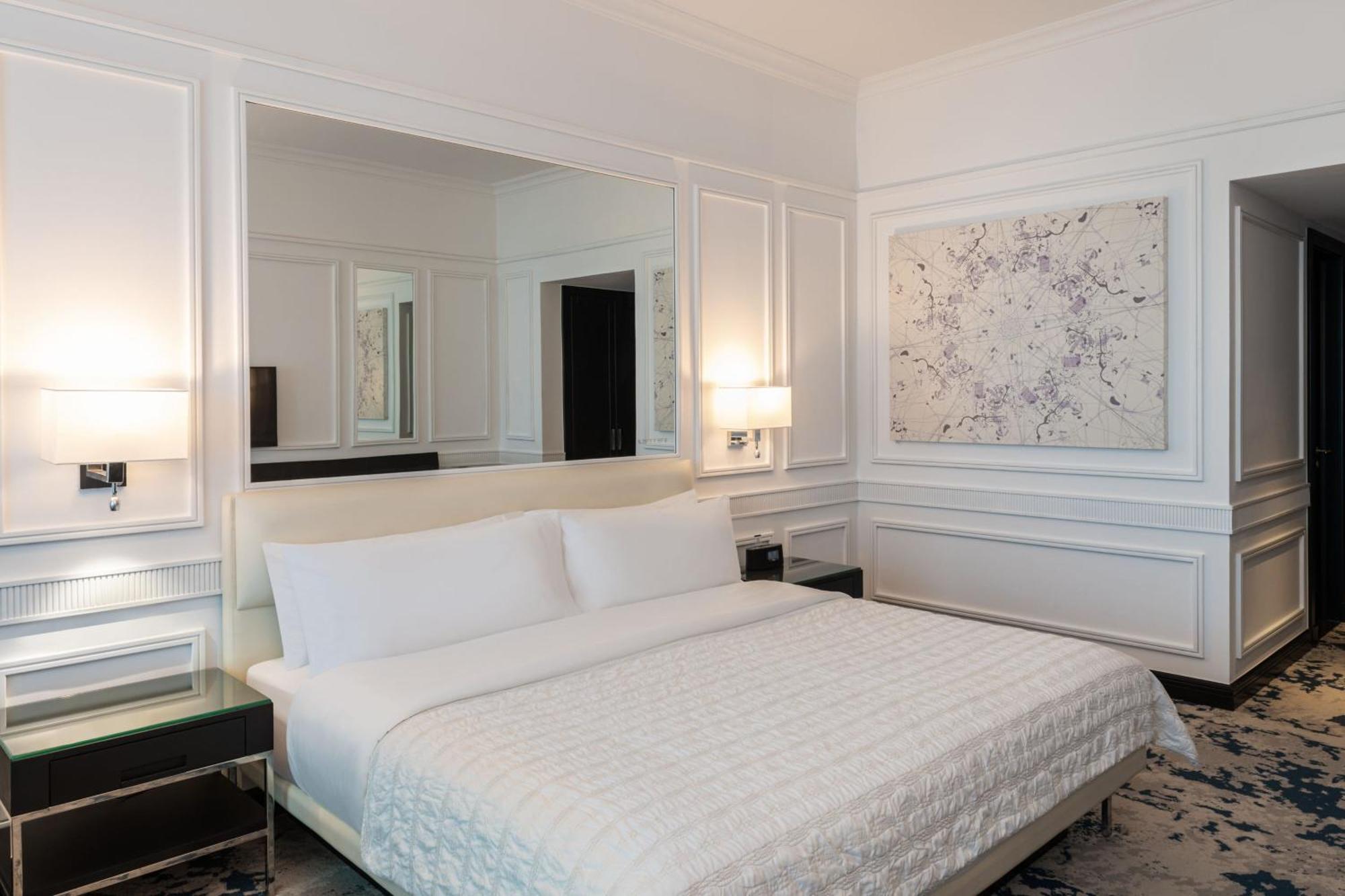 Deluxe Suite Sea View, Club lounge access, 1 King, Balcony,1542258577:JPEG