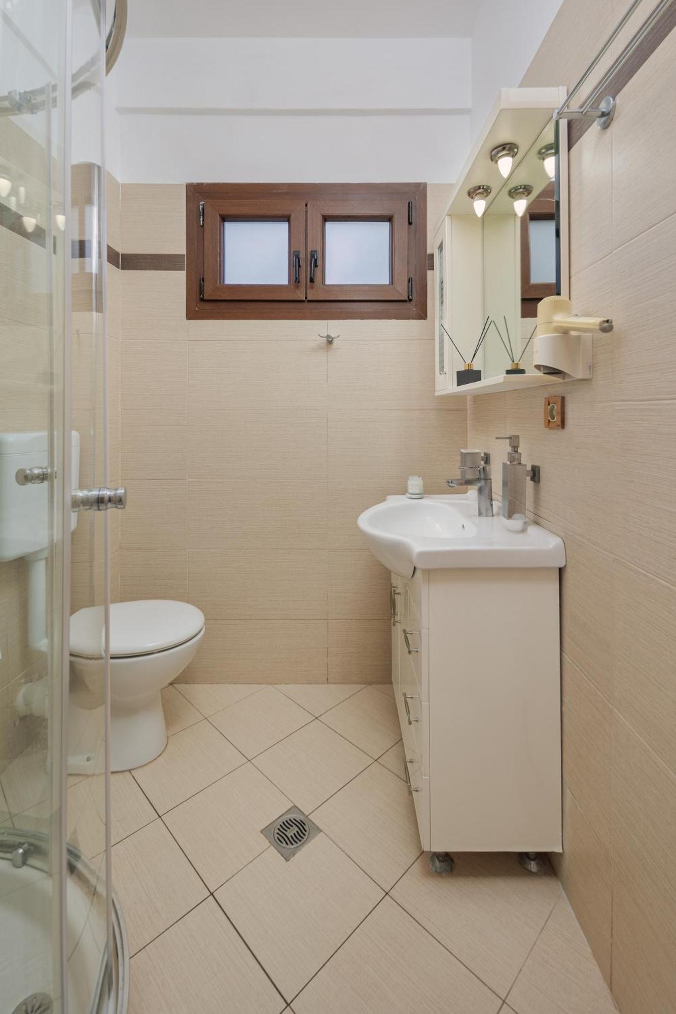 Deluxe Room with Balcony and Sea View,1539918655:JPEG