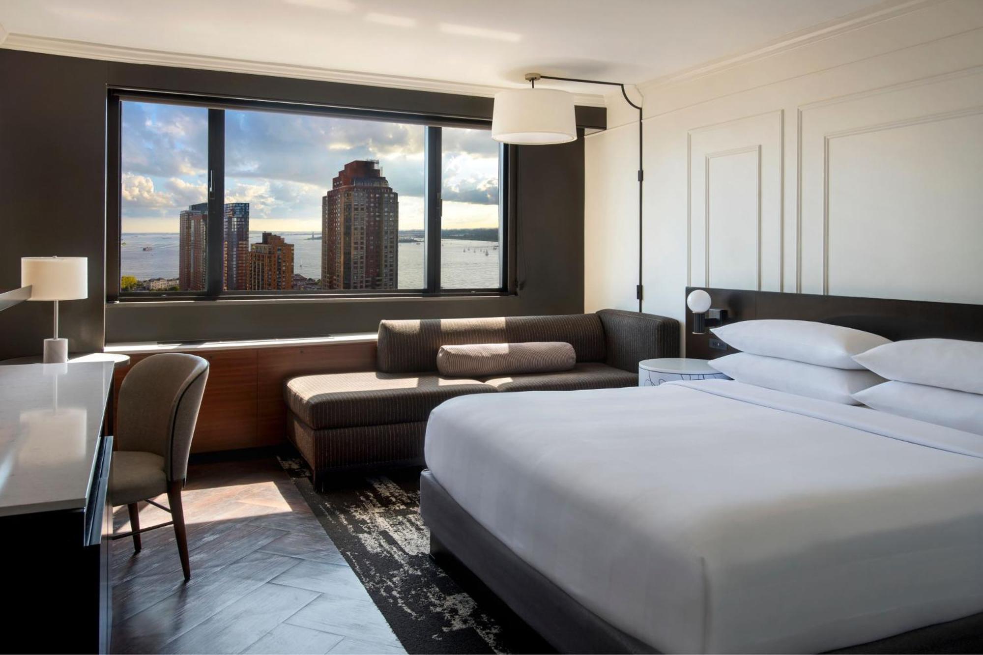 Deluxe King Room Harbor View,1541074084:JPEG
