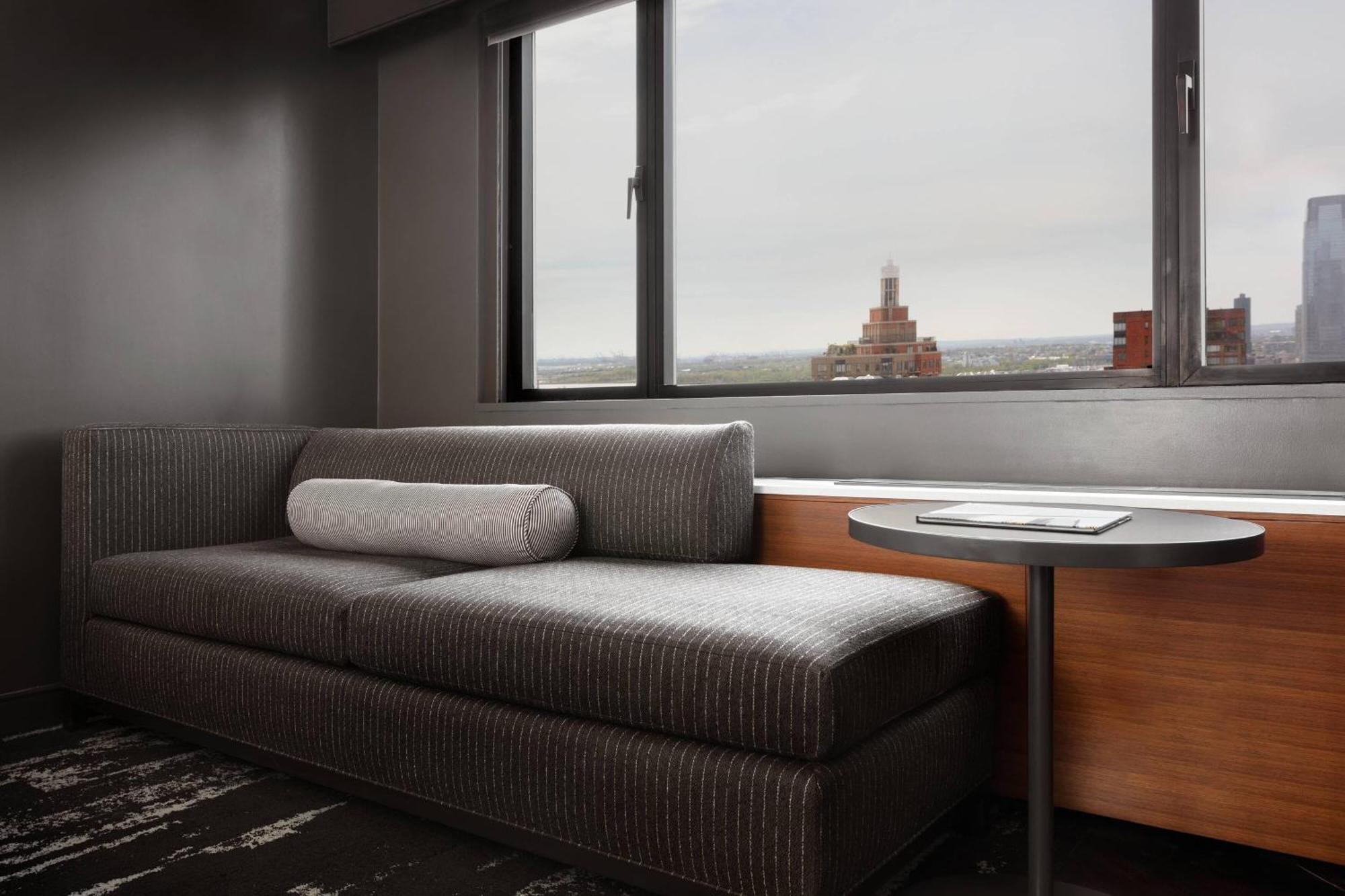 Deluxe Zimmer mit Kingsize-Bett und Aussicht auf den Fluss Hudson River