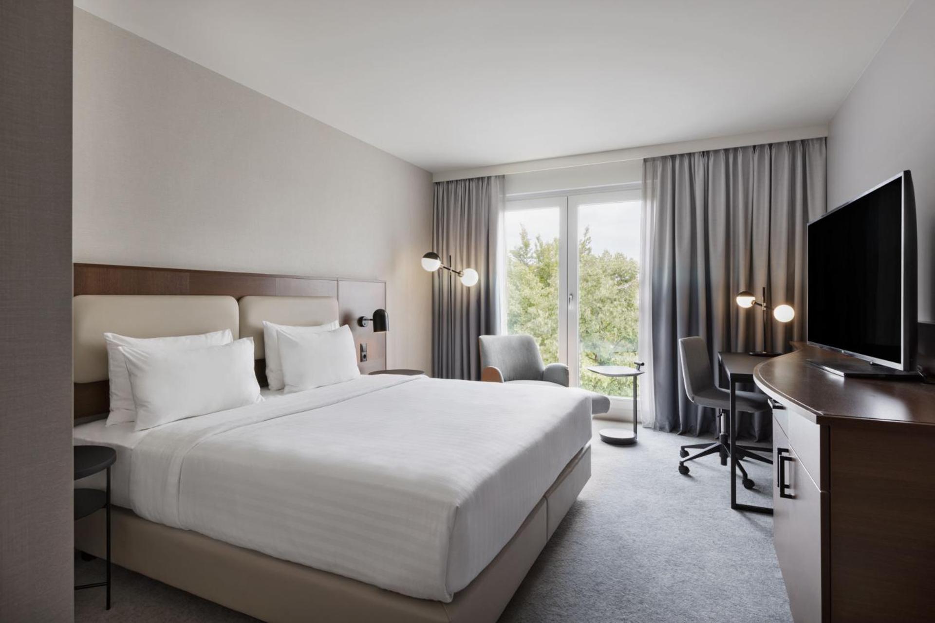 Quality room, Guest room, 1 King,1541098552:JPEG