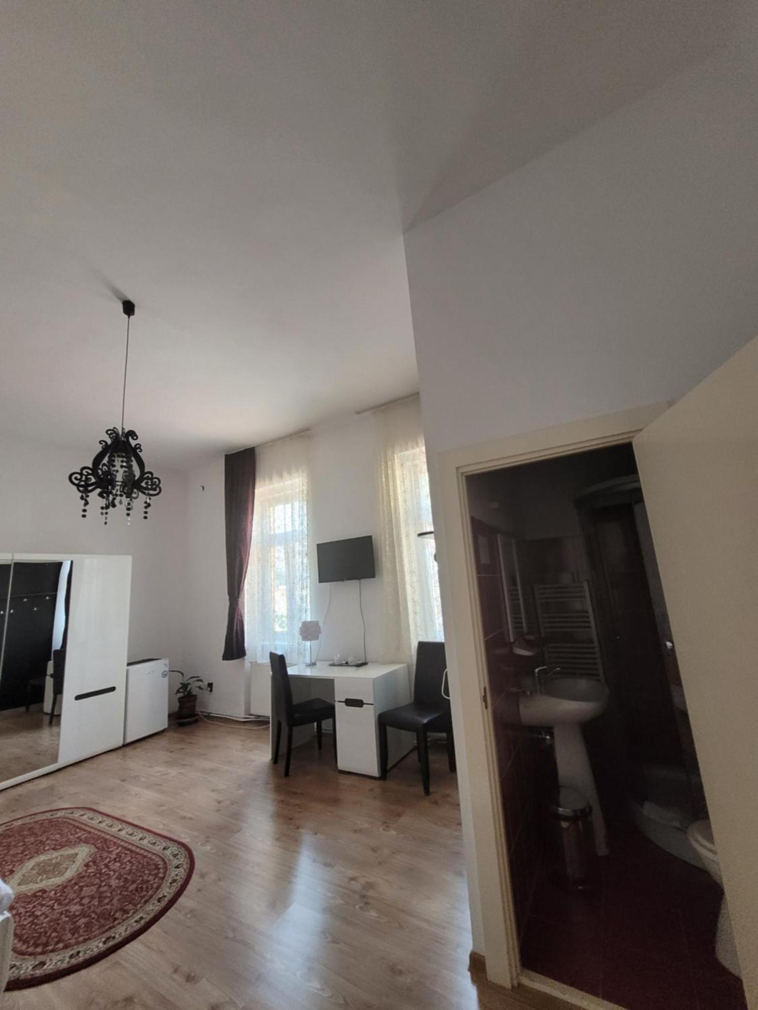 Dreibettzimmer mit eigenem Bad