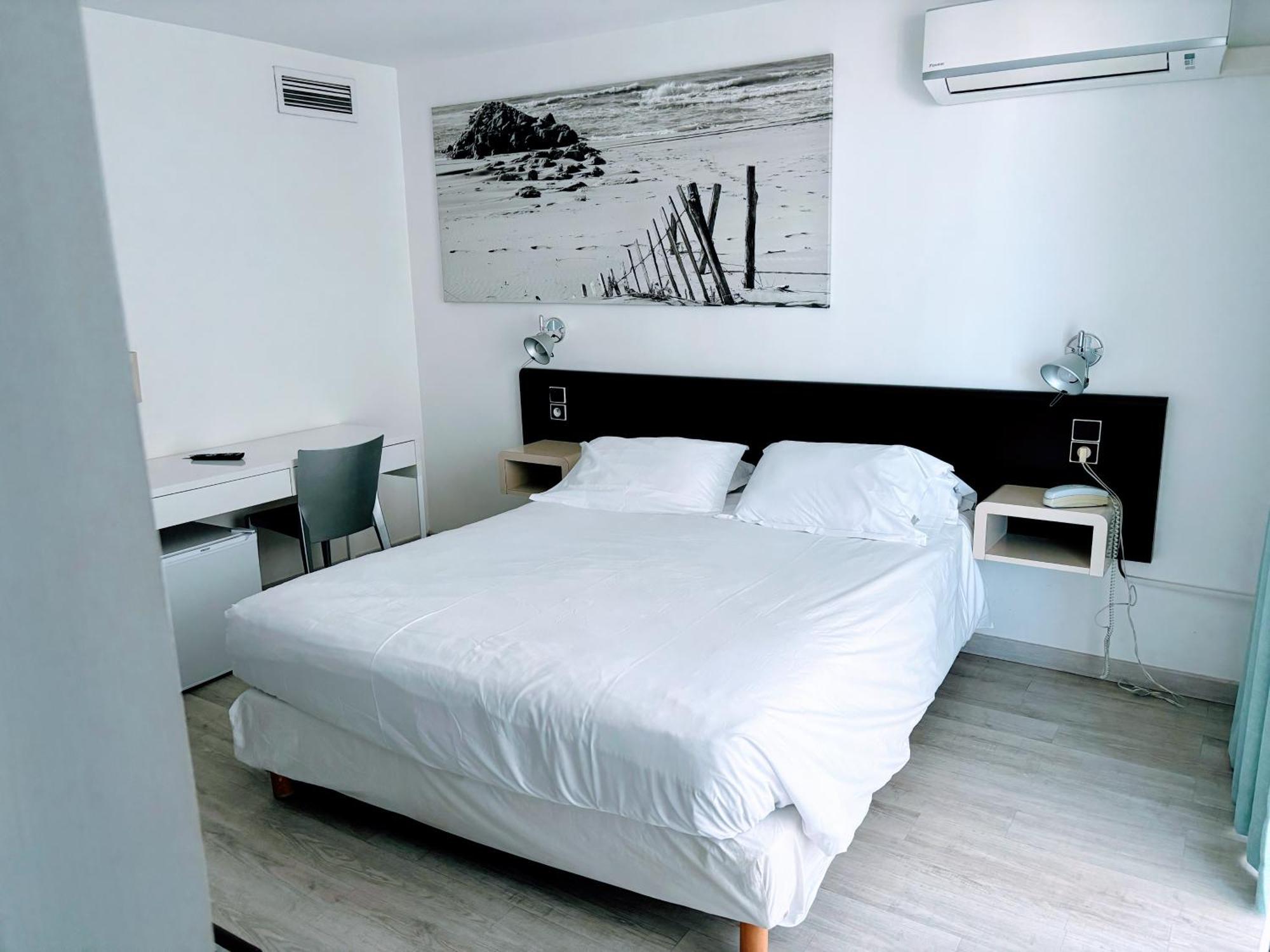 Double Room with Partial Sea View,1543413397:JPEG
