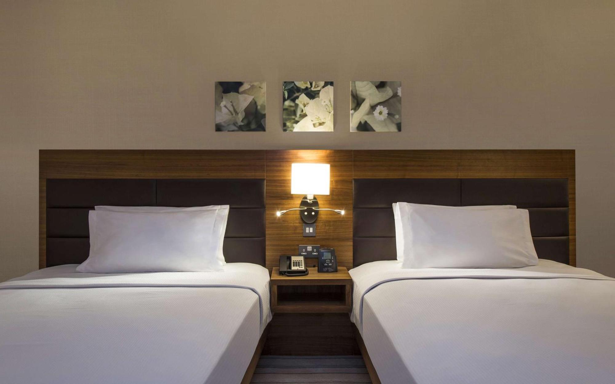 Quarto com Cama Queen-size