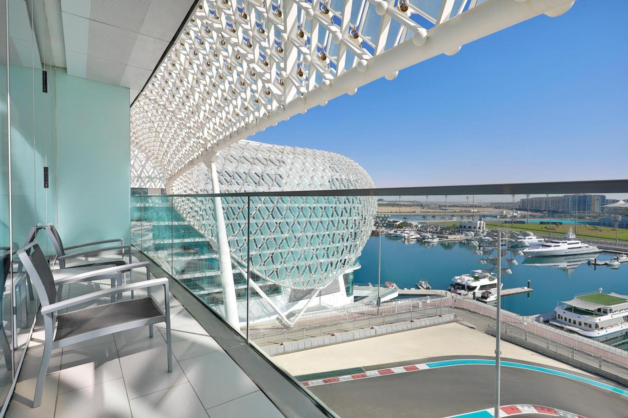 Superior Suite 1 Bedroom Suite 1 King Balcony Complimentary Yas Beach Access