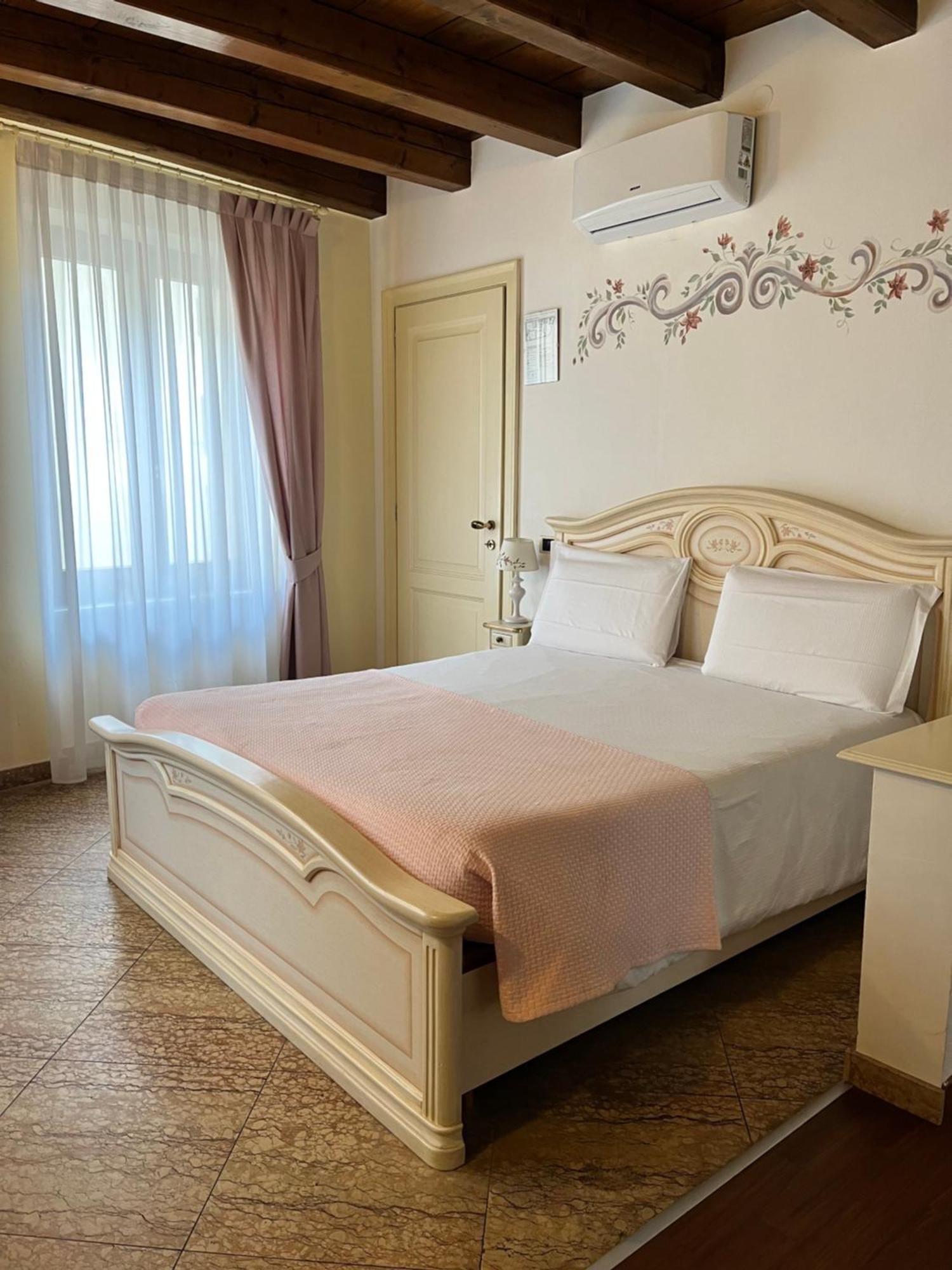 Junior Suite,1555021318:JPEG