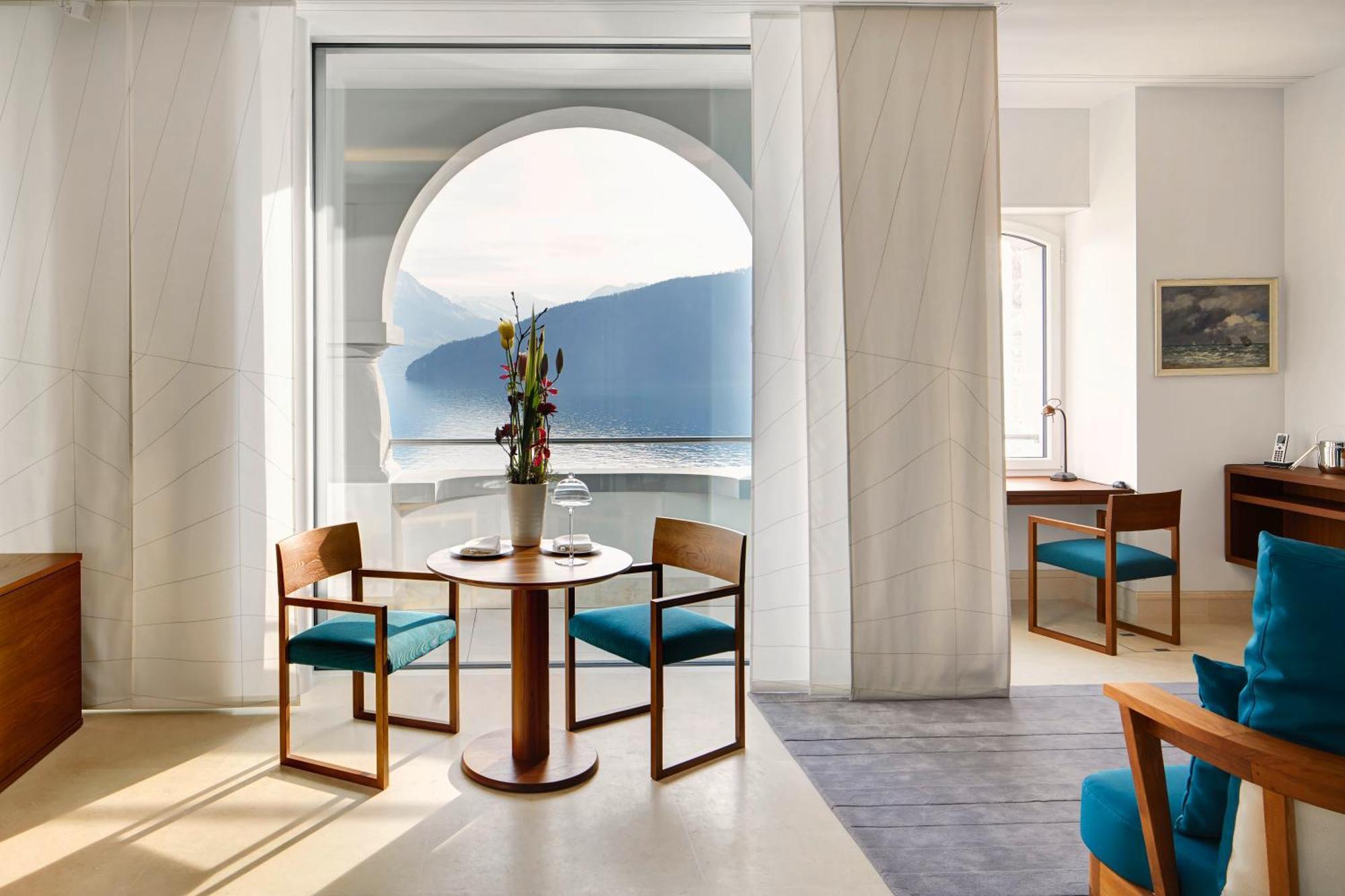 Suite Junior Deluxe con vistas al lago