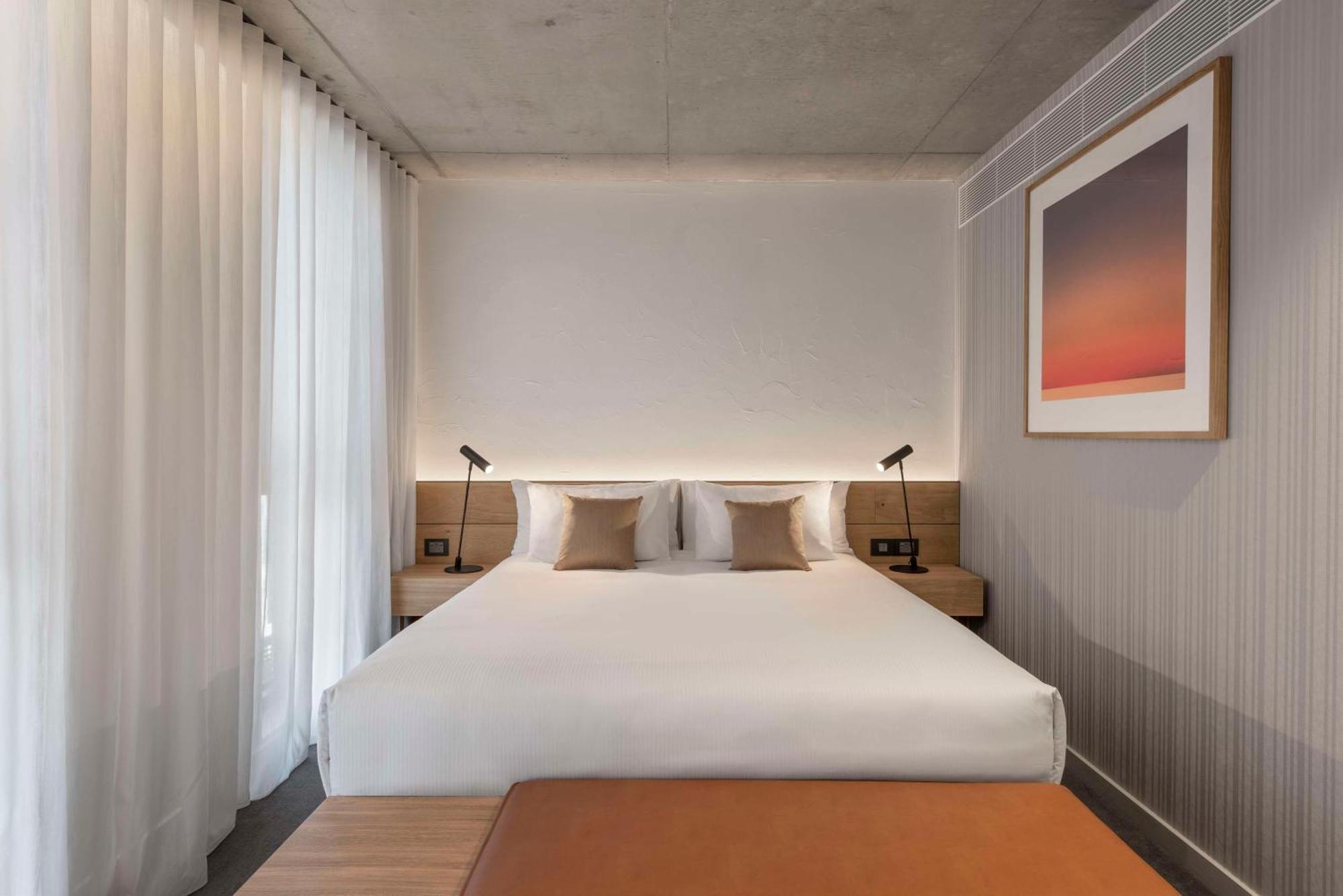 Guest Room King,1557131266:JPEG