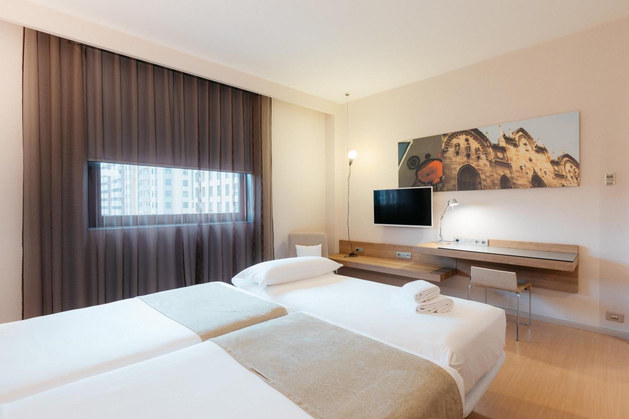 Deluxe Double or Twin Room,1559625088:JPEG