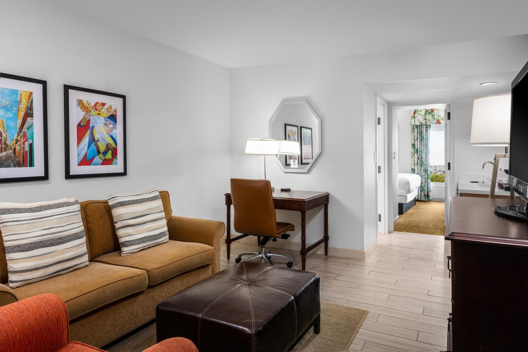 King Suite with Pool View