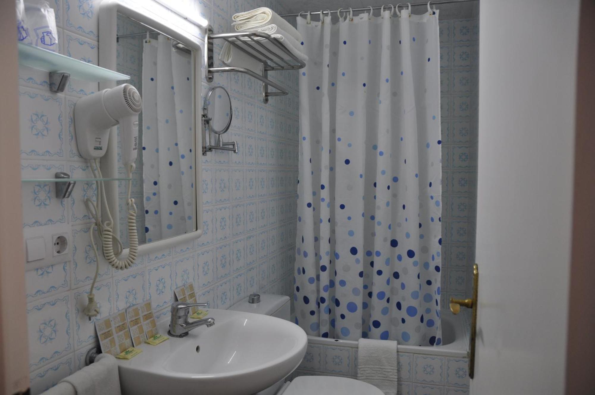 Budget Double or Twin Room,1565549674:JPEG