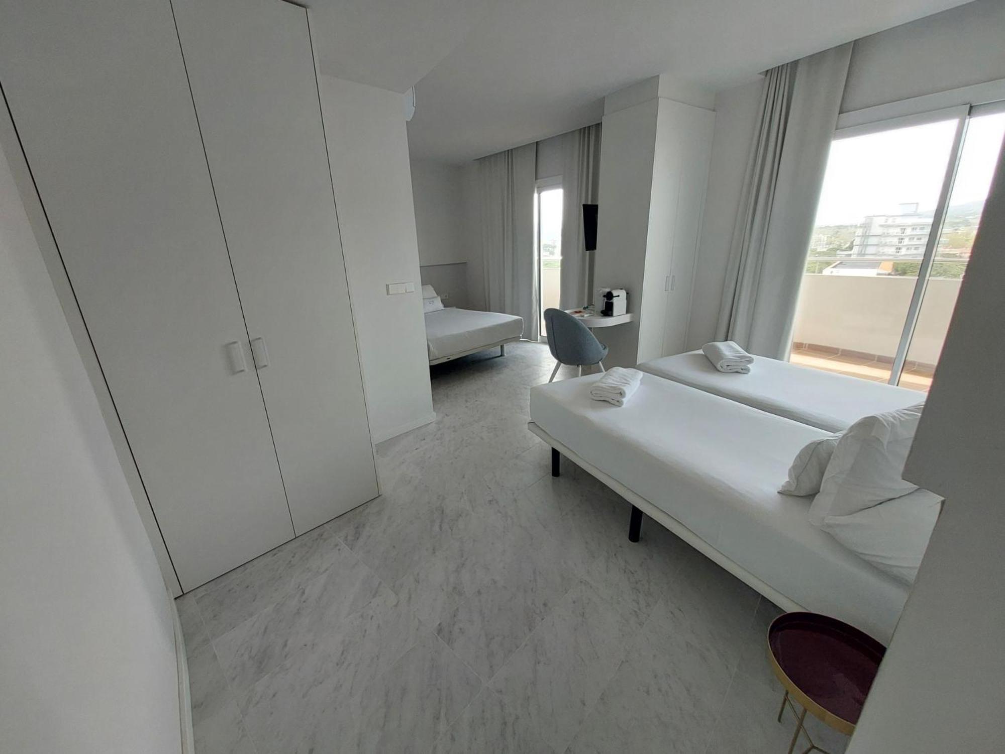 Deluxe Family Room,1566990224:JPEG