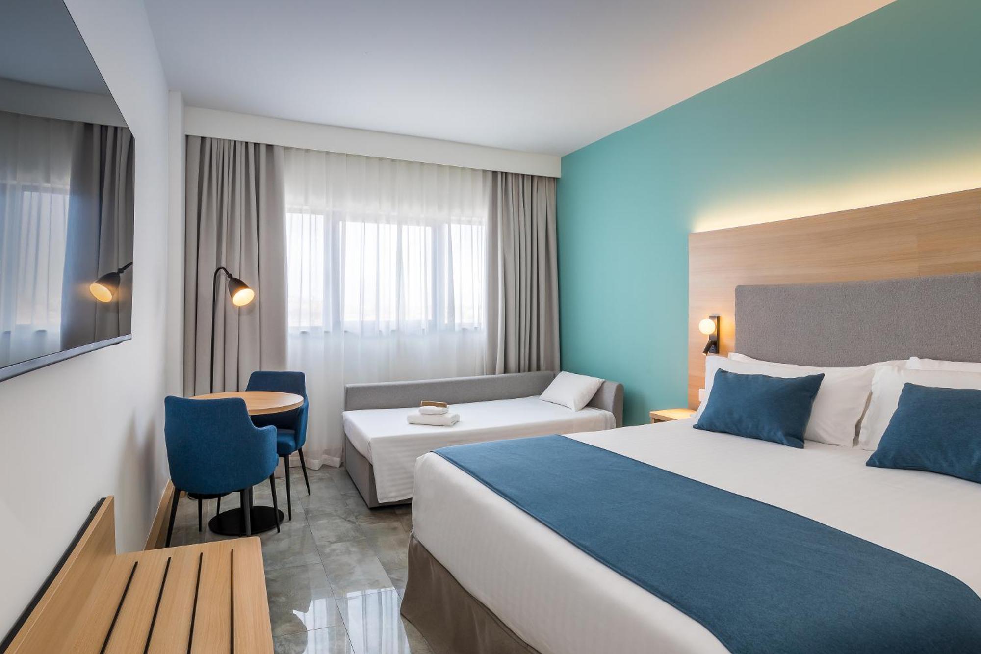Triple Room