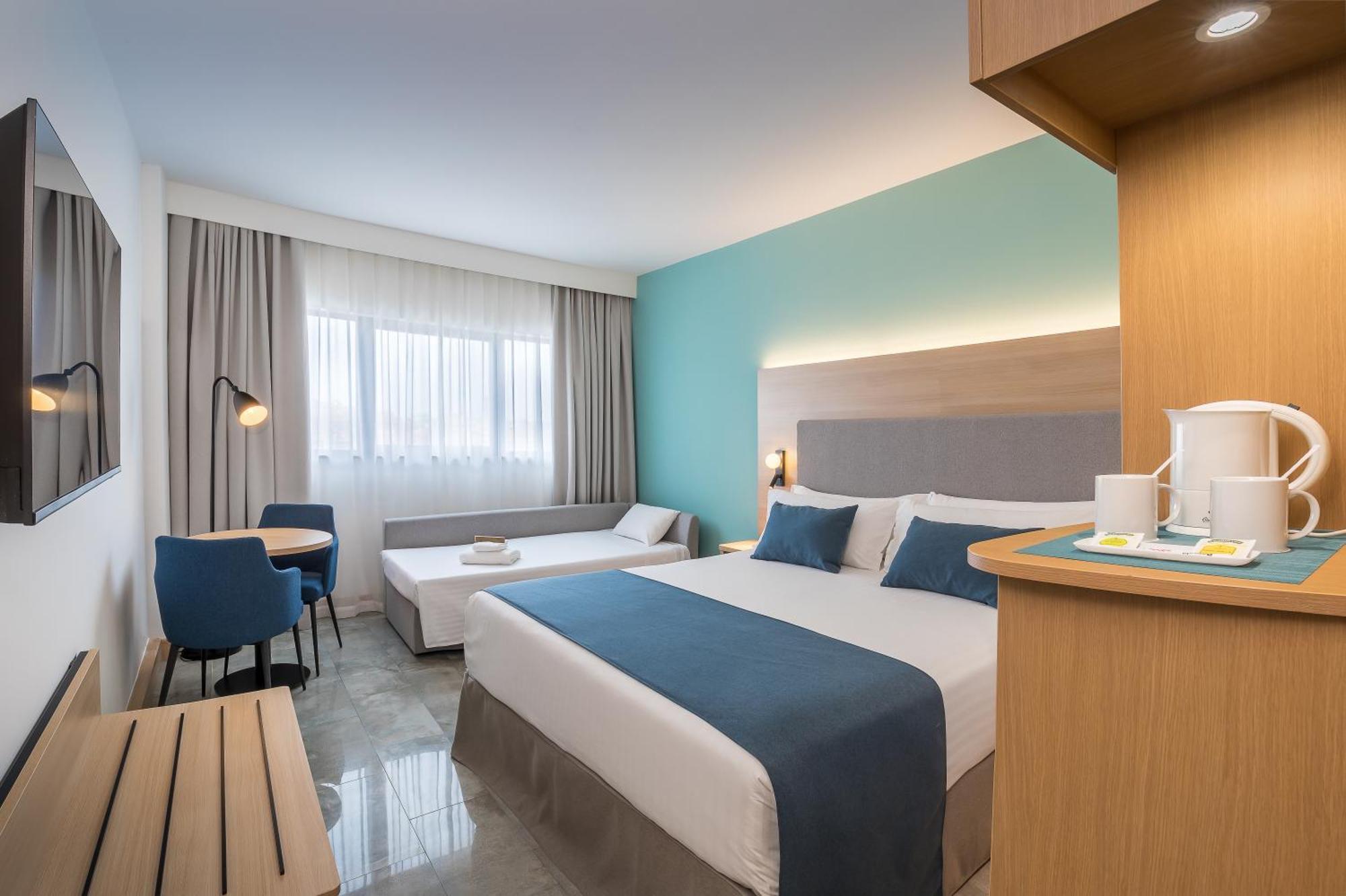 Triple Room