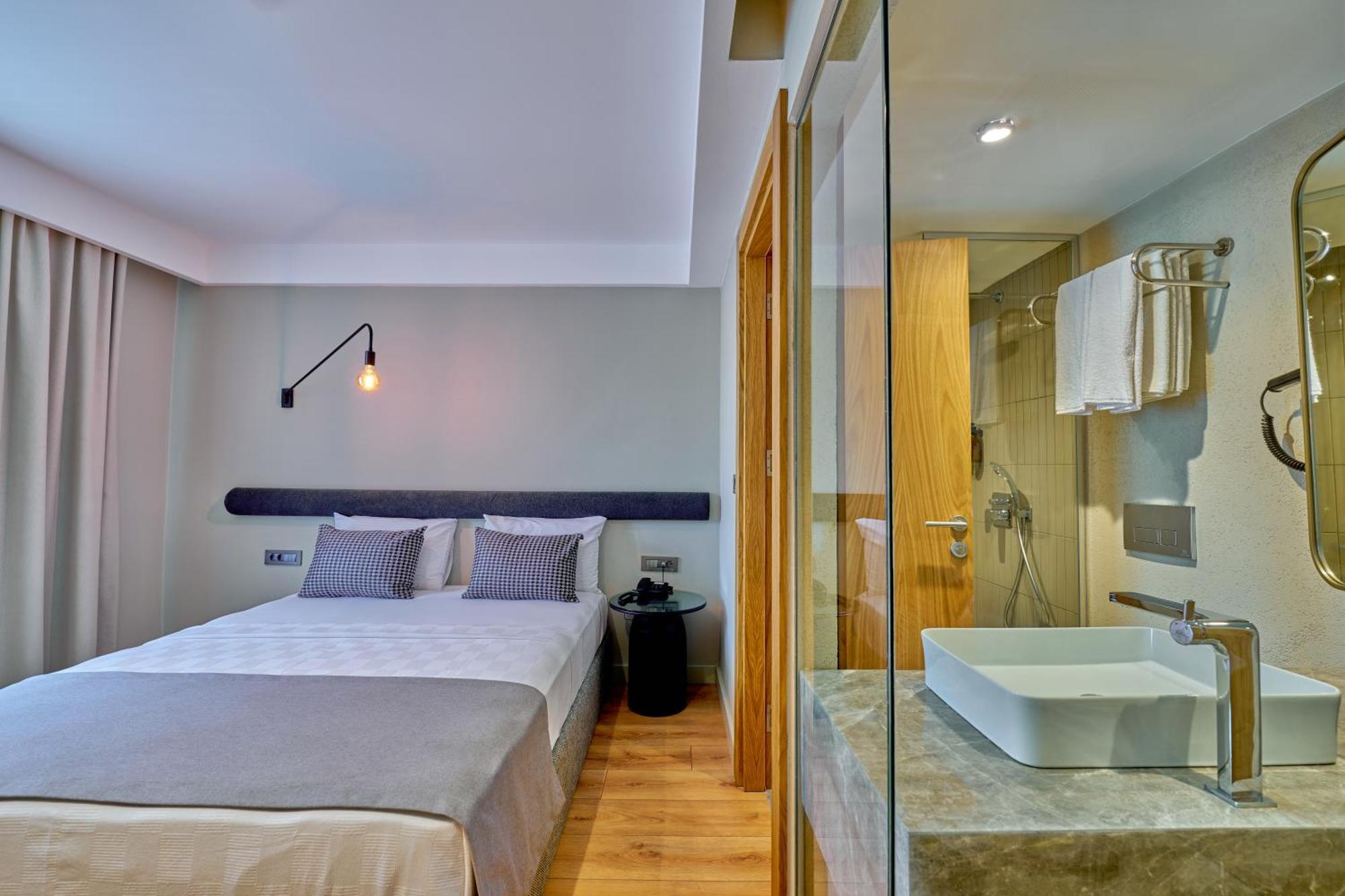 Chambre Familiale avec Salle de Bains Privative