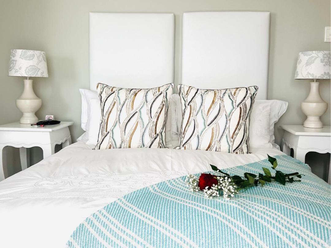 Luxury Queen Room