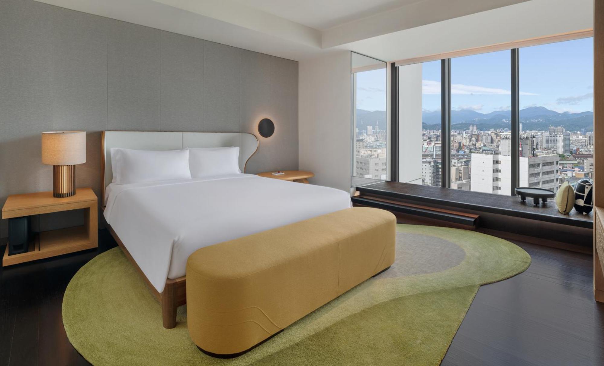 Marvelous Room 1 Bedroom Suite 1 King City view,1618830121:JPEG