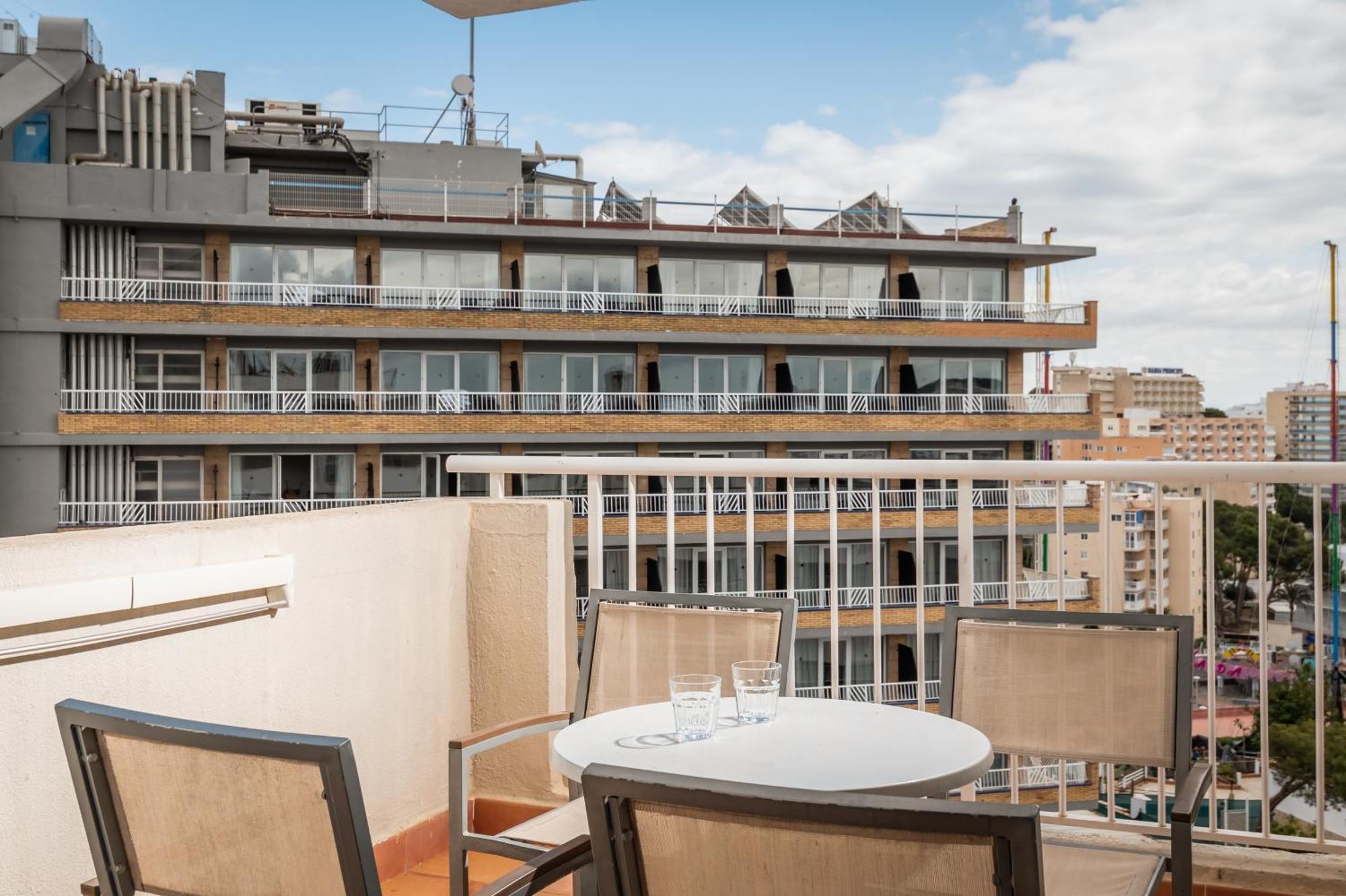 Premium One-Bedroom Apartment,1585462561:JPEG