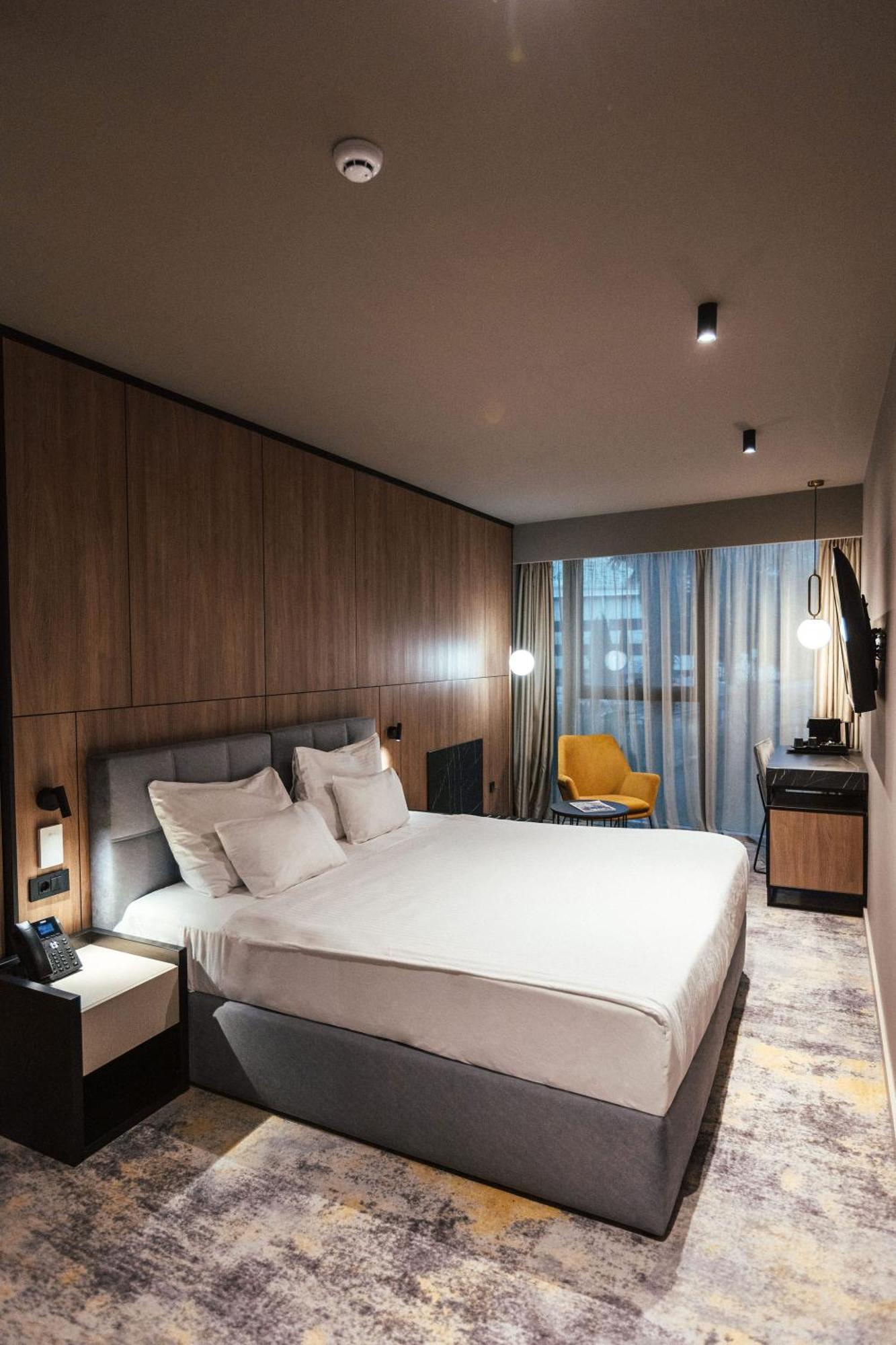 Large Double or Twin Room,1586274232:JPEG