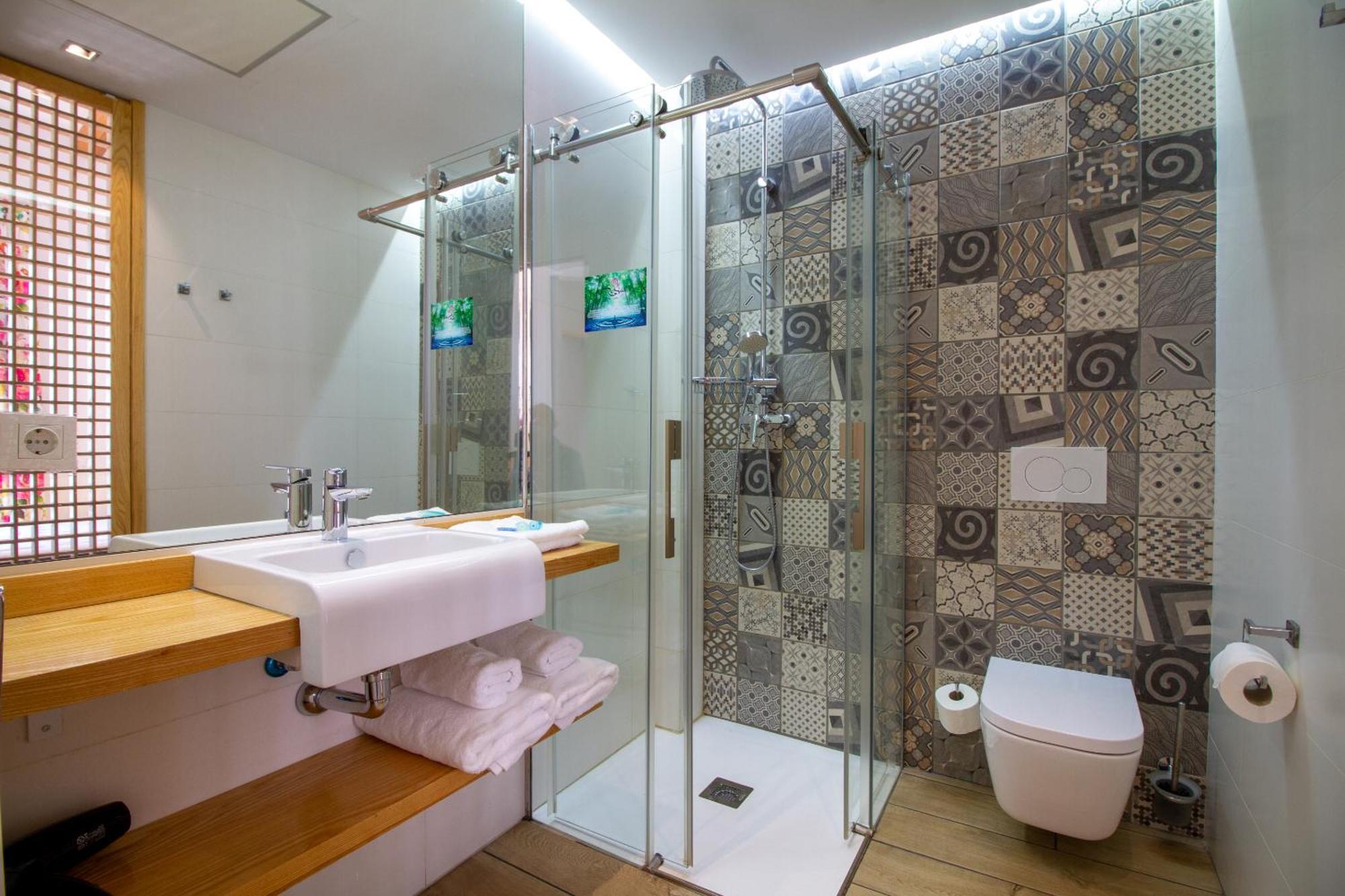 Double Room Private Bathroom